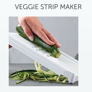 Pampered chef veggie strip maker